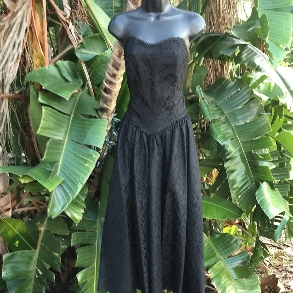 Vintage lace strapless drop waist corset dress - Picture 3 of 9
